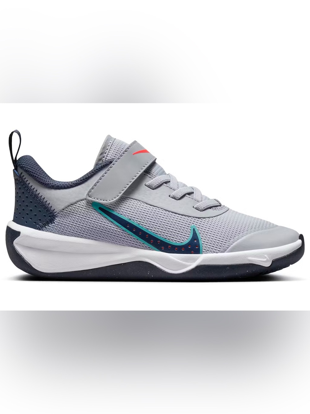 Nike Omni Multi-Court – Size 2Y
